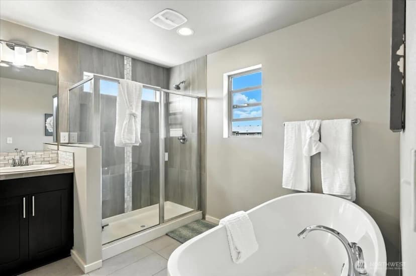 Property photo for 32986 Skyline Lane, Black Diamond photo 15