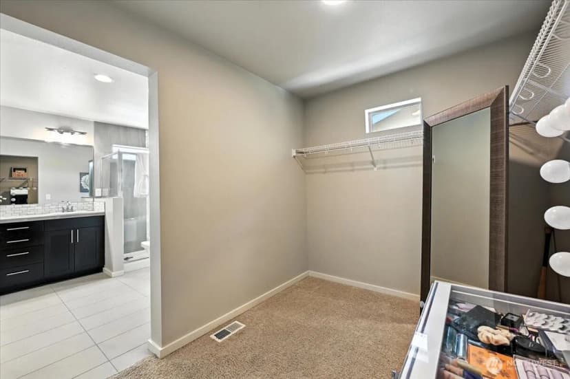 Property photo for 32986 Skyline Lane, Black Diamond photo 16