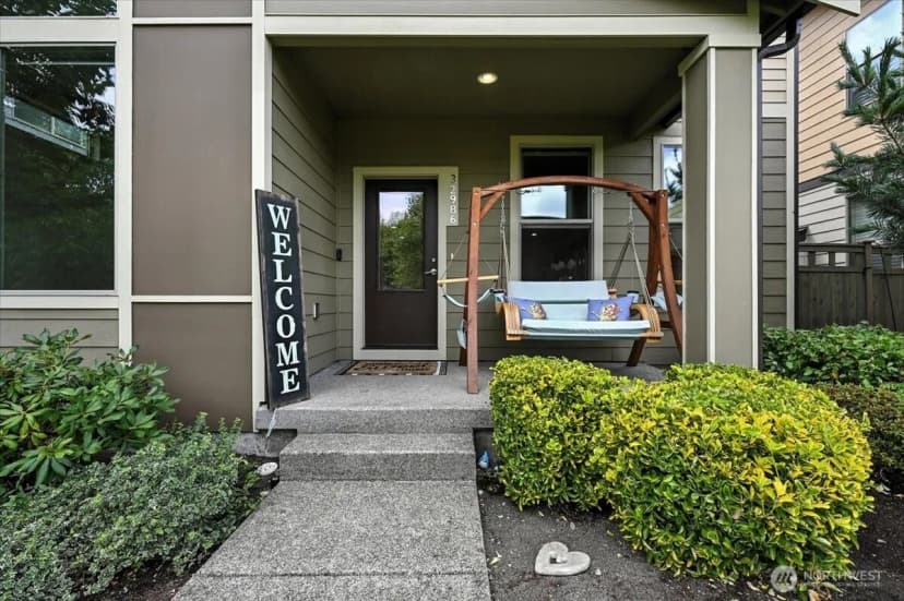 Property photo for 32986 Skyline Lane, Black Diamond photo 2