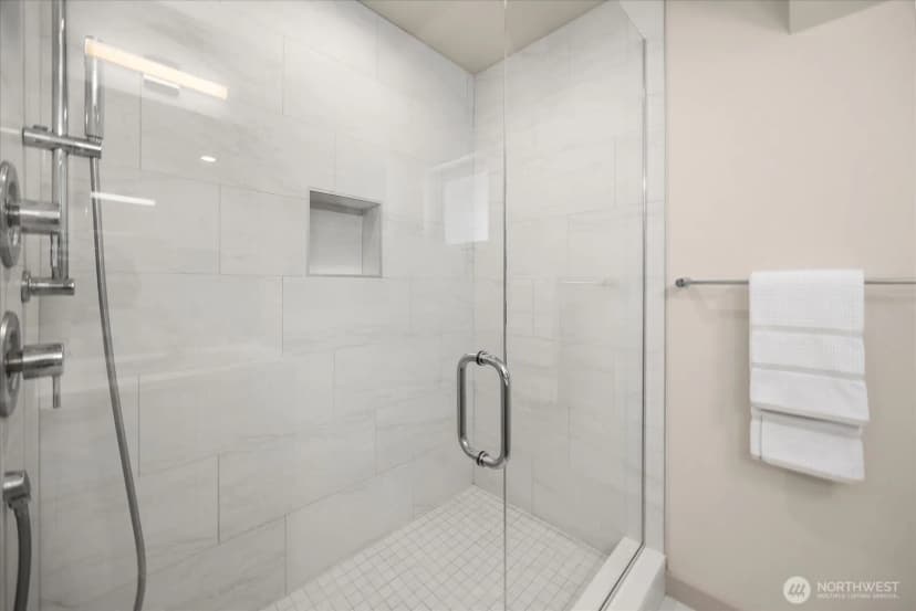 Property photo for 972 N Allen Place, Seattle photo 22