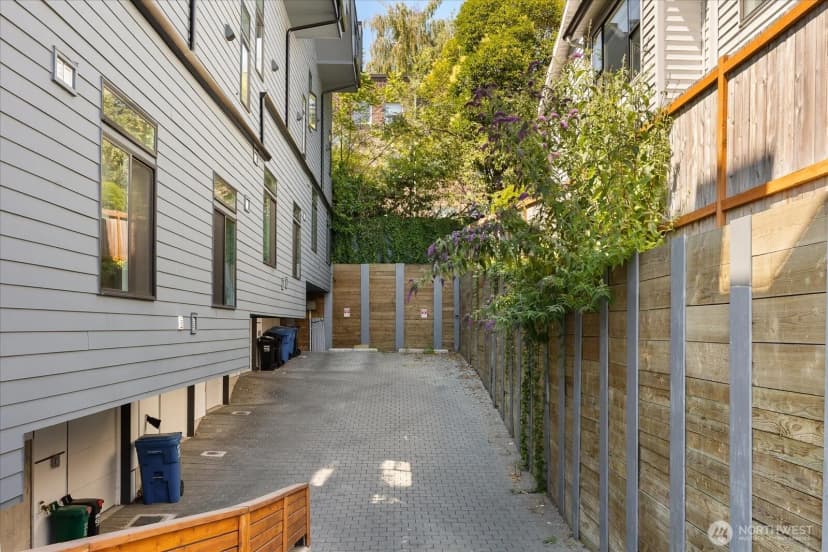 Property photo for 972 N Allen Place, Seattle photo 25