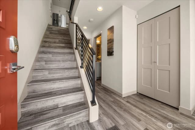 Property photo for 972 N Allen Place, Seattle photo 5