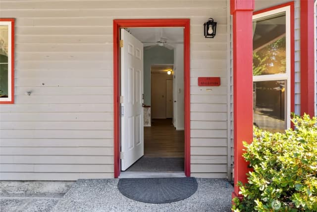 Property photo for 8003 Ne 145th Street, Kirkland photo 4