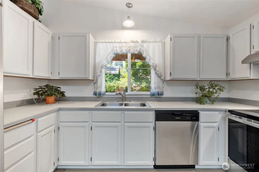 Property photo for 8003 Ne 145th Street, Kirkland photo 11