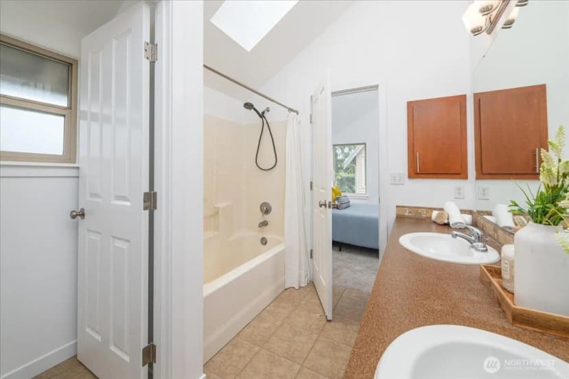 Property photo for 9007 18th Avenue Sw #a, Seattle photo 17
