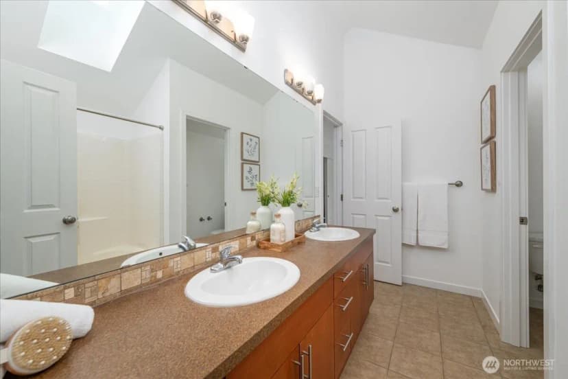 Property photo for 9007 18th Avenue Sw #a, Seattle photo 16