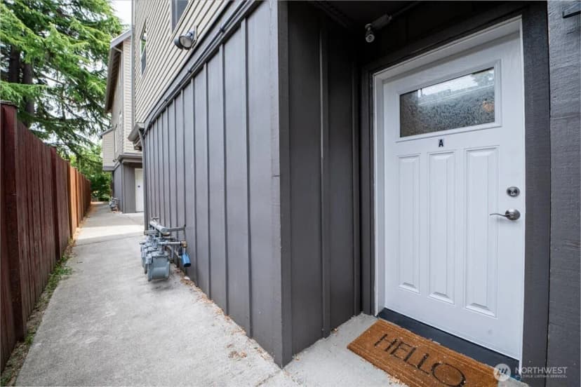 Property photo for 9007 18th Avenue Sw #a, Seattle photo 2