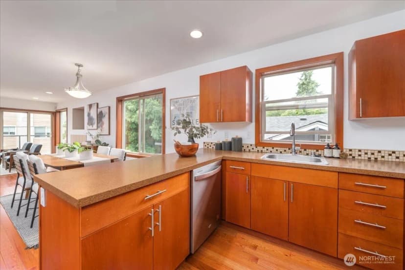 Property photo for 9007 18th Avenue Sw #a, Seattle photo 6
