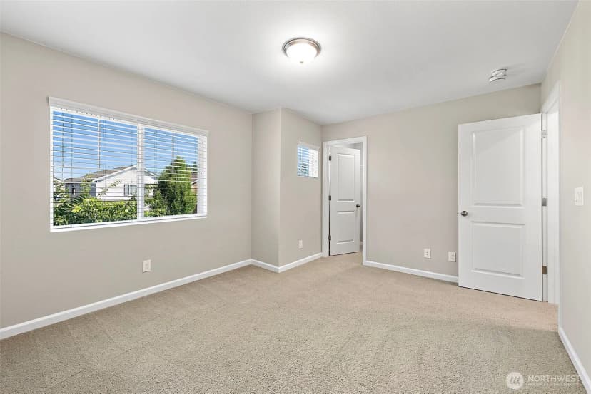 Property photo for 3319 Aurora Street Ne, Lacey photo 20