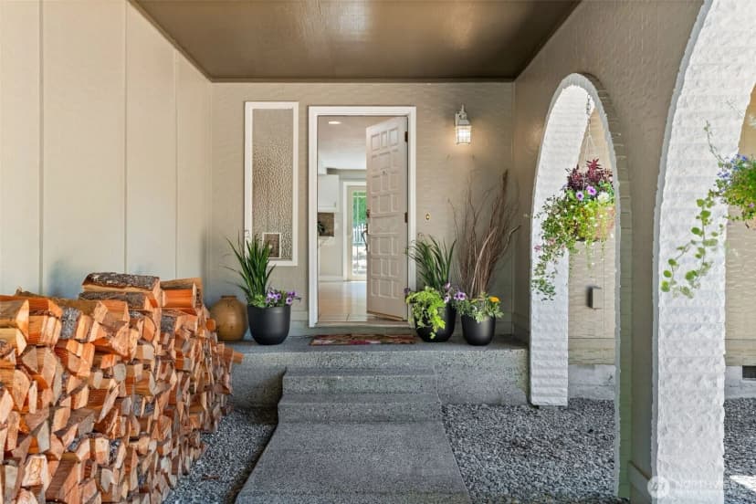 Property photo for 9928 56th Street Nw, Gig Harbor photo 3