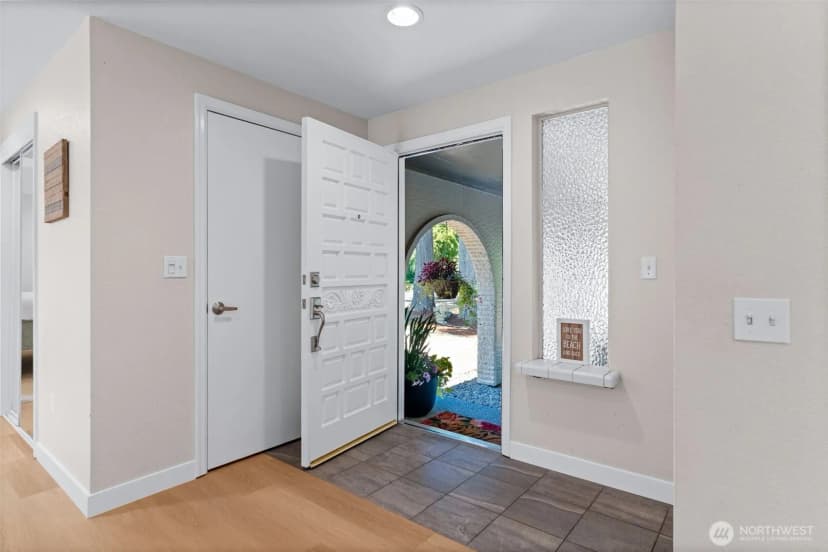 Property photo for 9928 56th Street Nw, Gig Harbor photo 6
