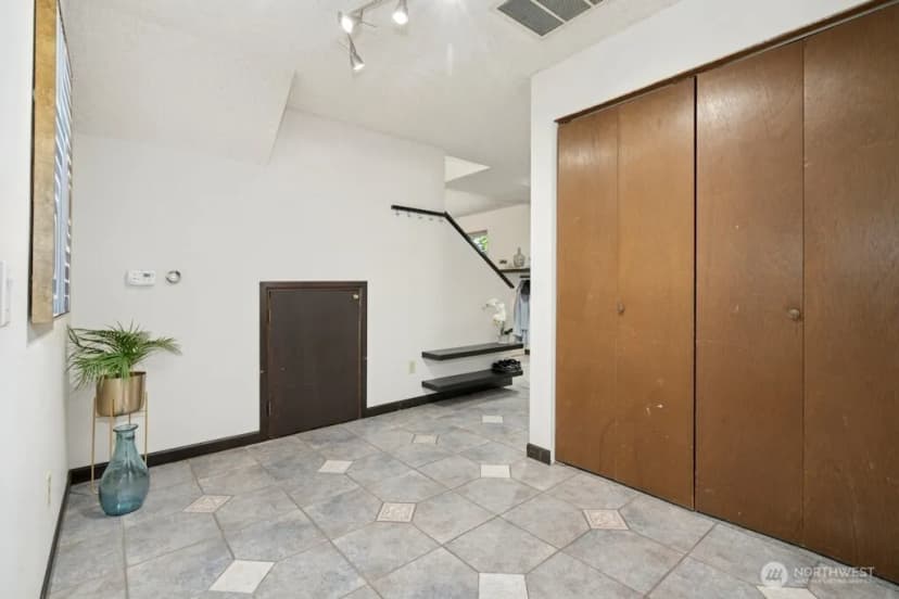 Property photo for 4524 Carnaby Street, Kent photo 18