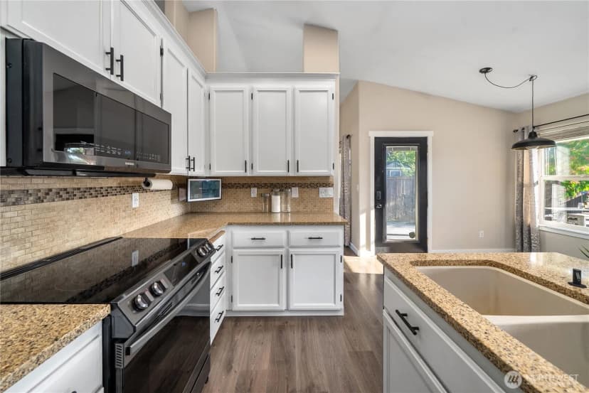 Property photo for 215 Orting Avenue Nw, Orting photo 16