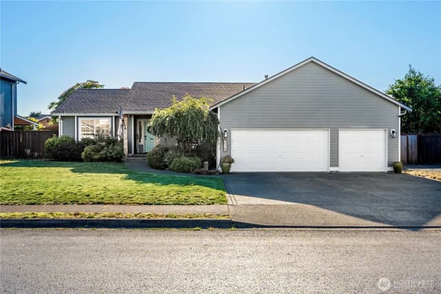Property photo for 215 Orting Avenue Nw, Orting