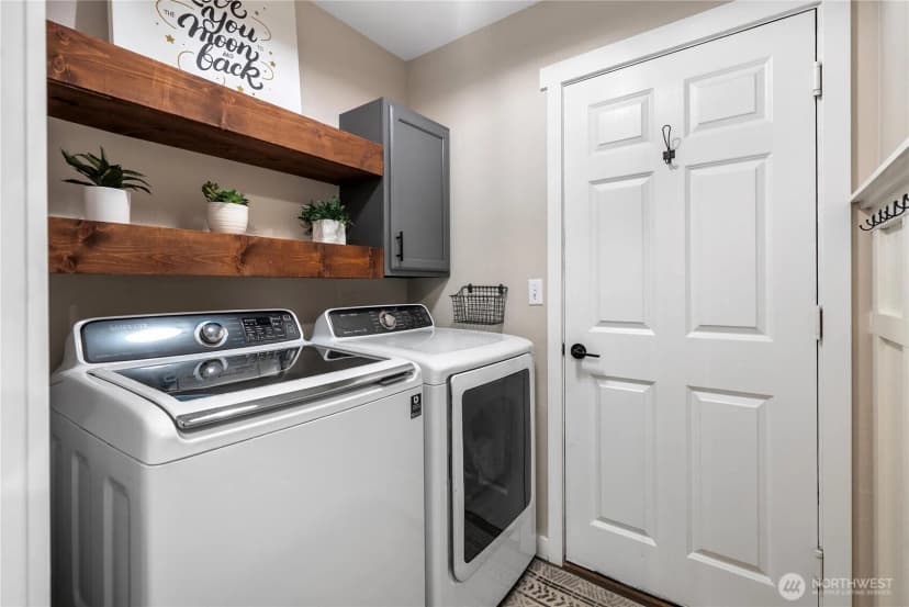Property photo for 215 Orting Avenue Nw, Orting photo 22