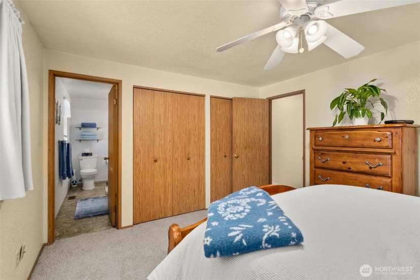 Property photo for 25708 119th Place Se, Kent photo 15