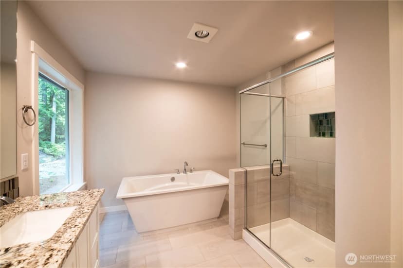 Property photo for 6981 Lakewood Park Lane, Anacortes photo 12