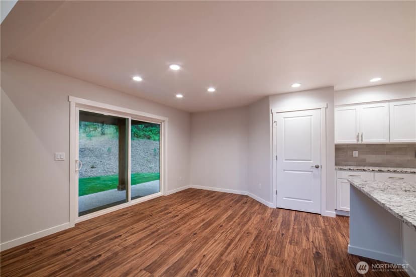 Property photo for 6981 Lakewood Park Lane, Anacortes photo 7