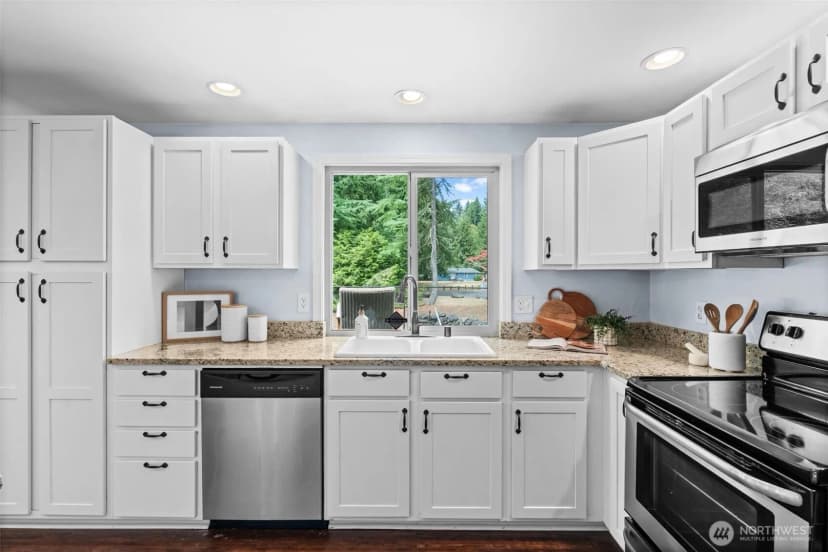 Property photo for 9307 Snowberry Circle W, University Place photo 17