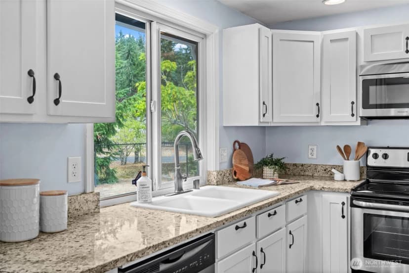 Property photo for 9307 Snowberry Circle W, University Place photo 15