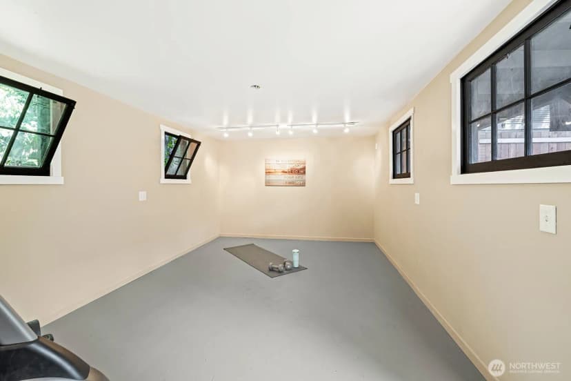Property photo for 5250 46th Avenue Sw, Seattle photo 26