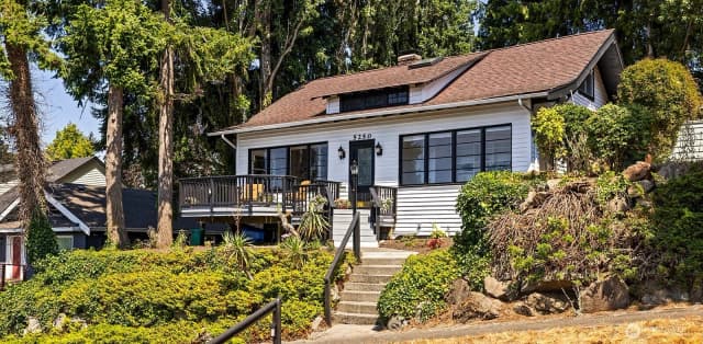 Property photo for 5250 46th Avenue Sw, Seattle