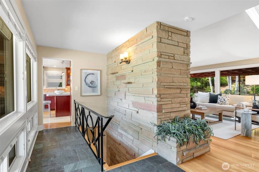 Property photo for 3627 Arapahoe Place W, Seattle photo 5