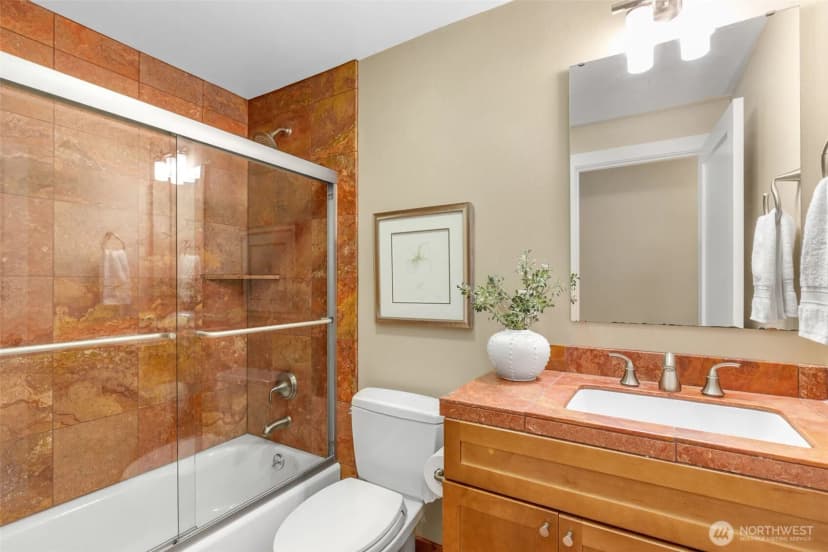 Property photo for 3627 Arapahoe Place W, Seattle photo 15