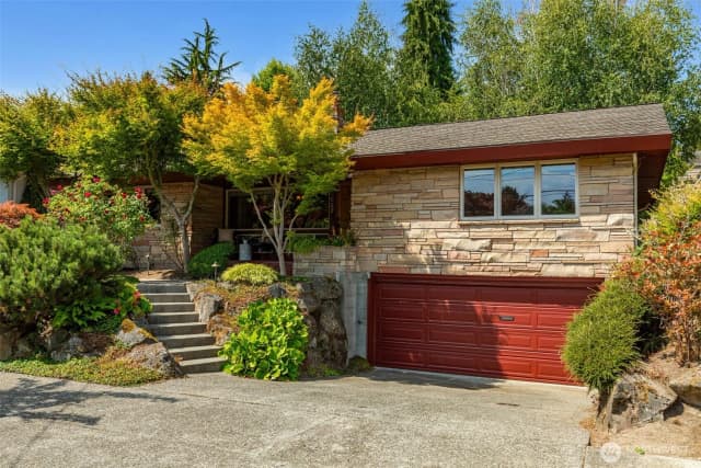 Property photo for 3627 Arapahoe Place W, Seattle photo 2