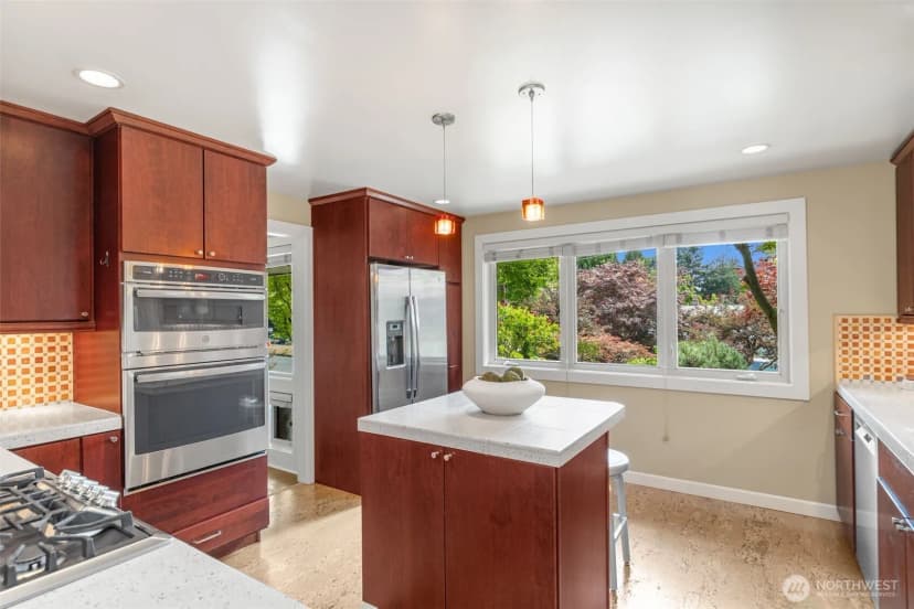 Property photo for 3627 Arapahoe Place W, Seattle photo 9