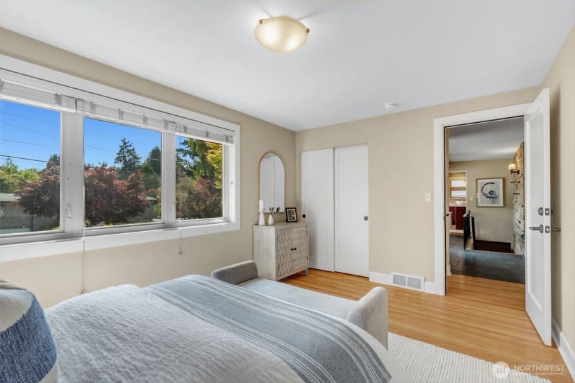 Property photo for 3627 Arapahoe Place W, Seattle photo 13
