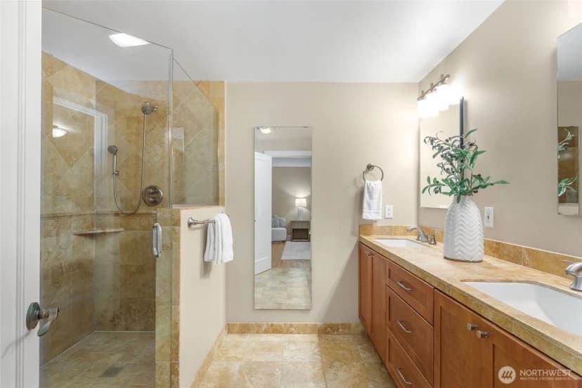 Property photo for 3627 Arapahoe Place W, Seattle photo 18