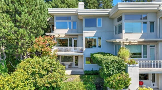 Property photo for 3304 81st Place Se #d, Mercer Island photo 2