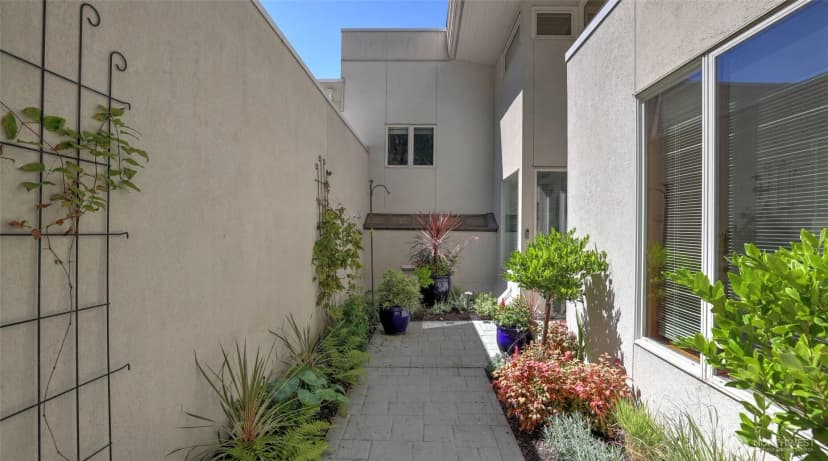 Property photo for 3304 81st Place Se #d, Mercer Island photo 4