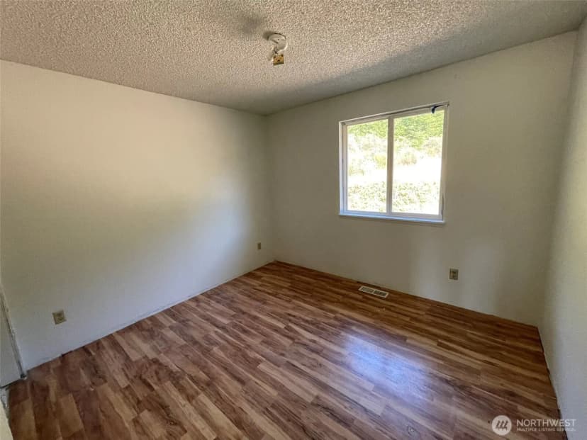 Property photo for 12650 Lindi Lane Sw, Port Orchard photo 25