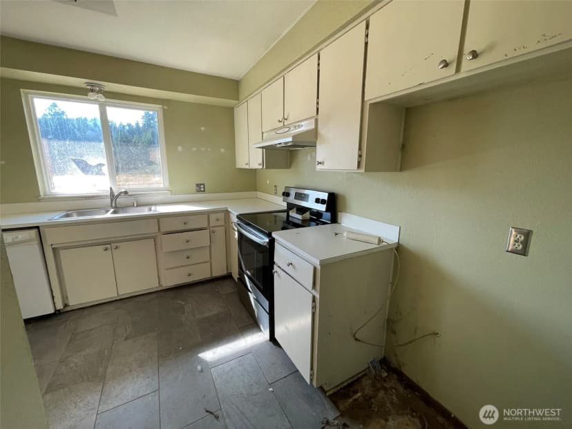 Property photo for 12650 Lindi Lane Sw, Port Orchard photo 18