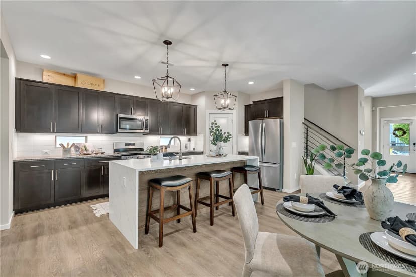 Property photo for 32725 Maple Avenue Se, Black Diamond photo 9