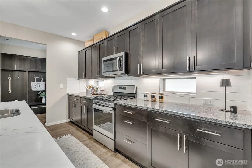 Property photo for 32725 Maple Avenue Se, Black Diamond photo 10