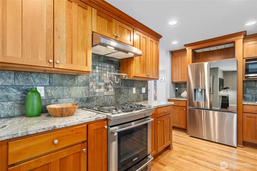 Property photo for 520 208th Avenue Ne, Sammamish photo 12