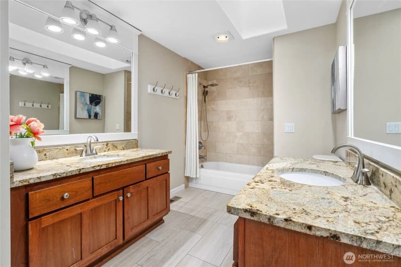 Property photo for 520 208th Avenue Ne, Sammamish photo 30