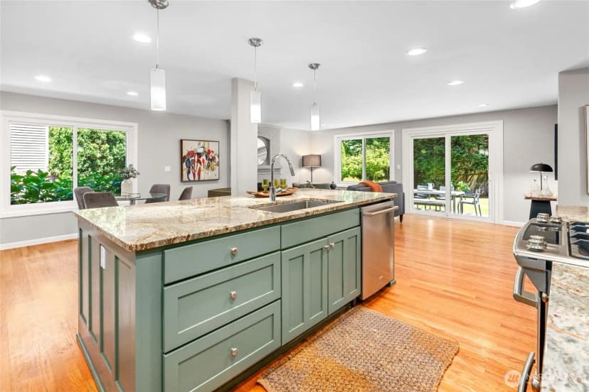 Property photo for 520 208th Avenue Ne, Sammamish photo 13