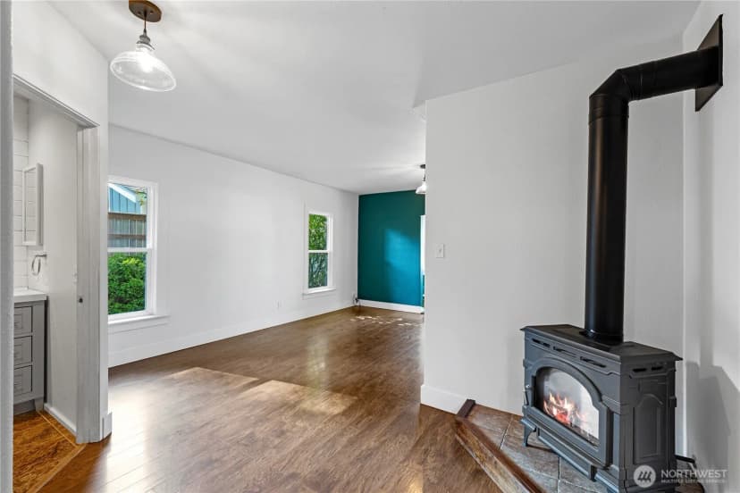 Property photo for 1413 14th St, Anacortes photo 11