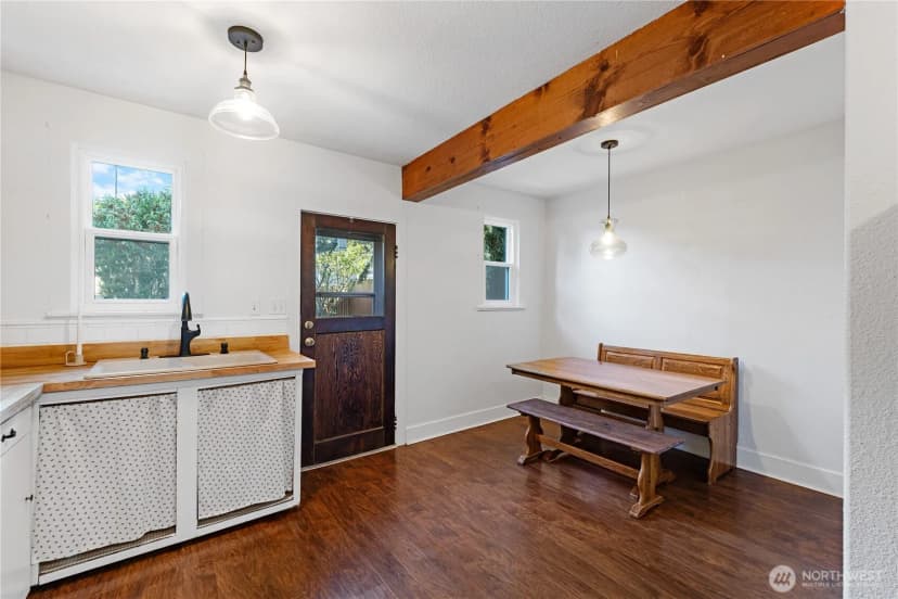 Property photo for 1413 14th St, Anacortes photo 14