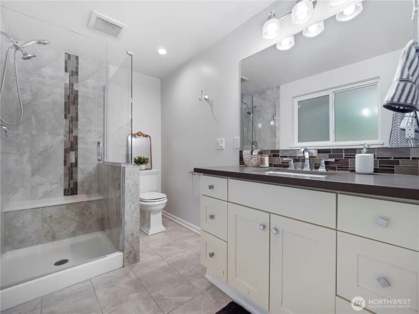 Property photo for 817 S 297th Place, Federal Way photo 12