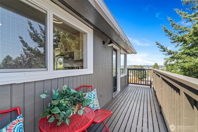 Property photo for 2800 W Elmore Place, Seattle photo 10