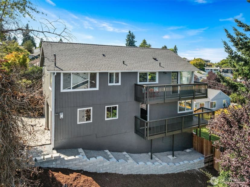 Property photo for 2800 W Elmore Place, Seattle photo 33