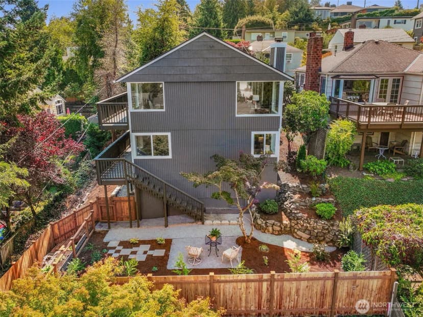 Property photo for 2800 W Elmore Place, Seattle photo 32