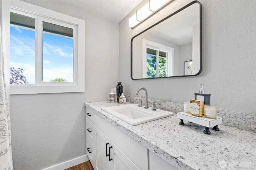 Property photo for 2800 W Elmore Place, Seattle photo 17