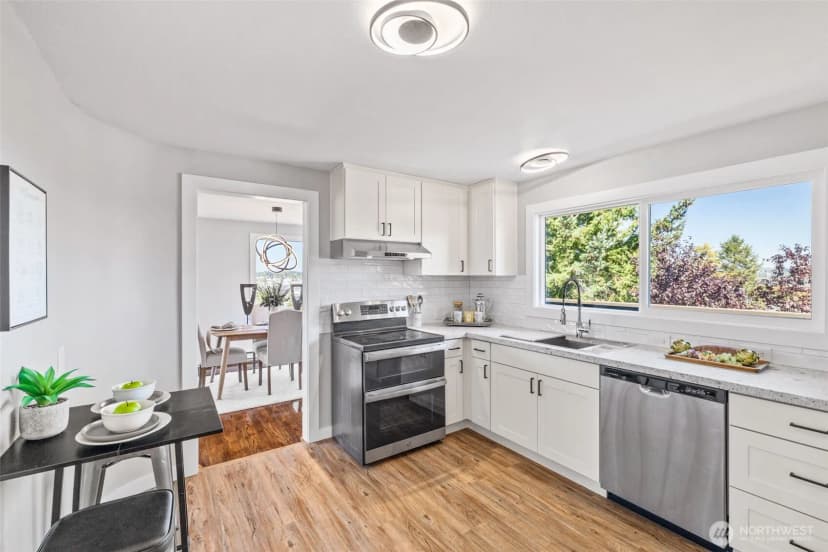 Property photo for 2800 W Elmore Place, Seattle photo 14