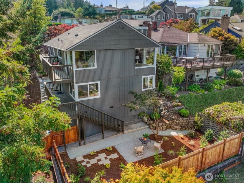 Property photo for 2800 W Elmore Place, Seattle